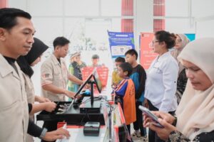 Dekatkan Layanan ke Desa, PLN dan Wamendagri Dorong Transaksi Listrik Mudah Lewat KDKMP di Jabar